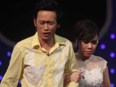 Hoài Linh, Trấn Thành đồng loạt khóc