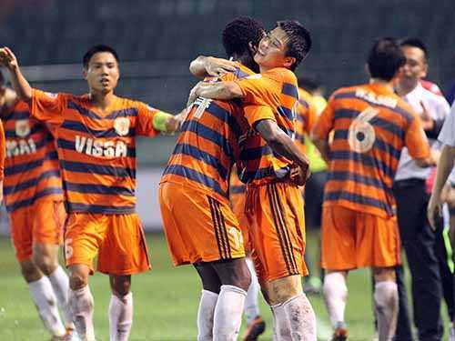 Cầu thủ Ninh Bình cá độ có thể bị khởi tố tội Đánh bạc