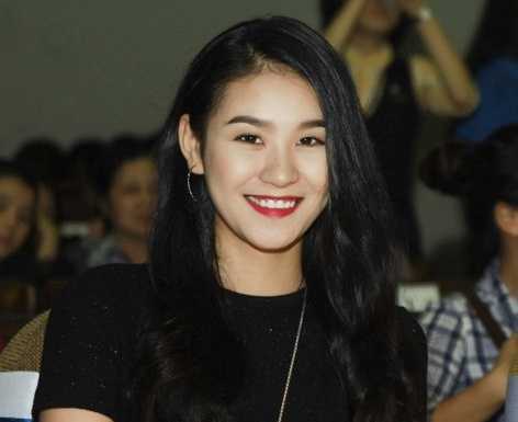 Giải bạc siêu mẫu Hà Phương xinh đẹp khi làm giám khảo