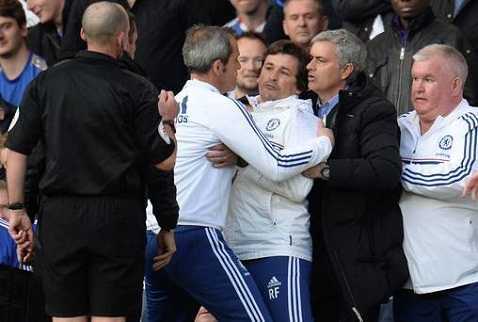 Cafe tối: Mourinho- Người đặc biệt thích khóc