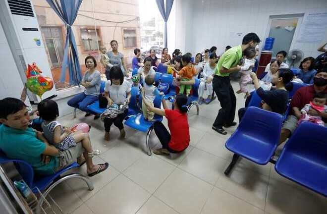 Hơn 9 triệu đồng/ngày điều trị sởi, bệnh viện ‘hạng sao’ vẫn kín giường