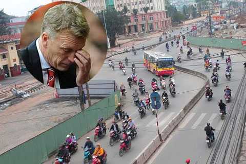 Tiền sa thải David Moyes: Đủ nắn đường Trường Chinh 'cong mềm mại'