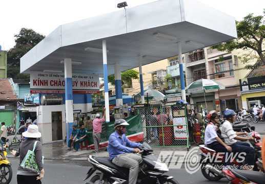 TP.HCM: Nổ lớn tại trạm xăng dầu