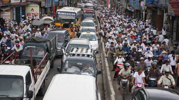 Không bị phạt, người dân chây ỳ đóng phí đường bộ