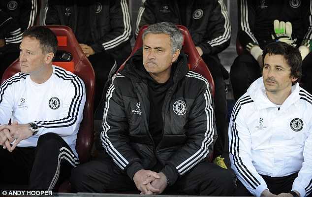 Mourinho ngồi thiền đấu Atletico Madrid