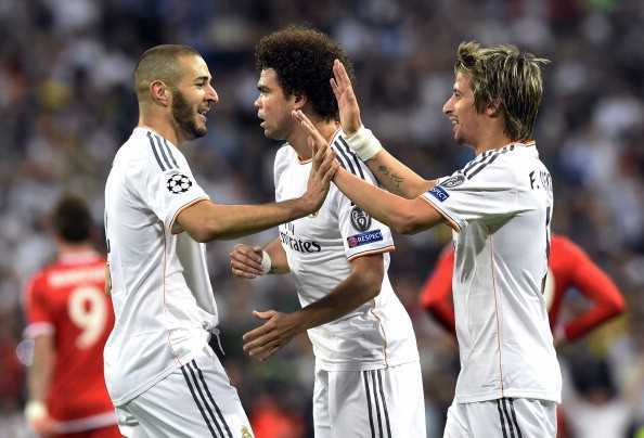 Ronaldo gây tiếc nuối, Real nhọc nhằn hạ Bayern