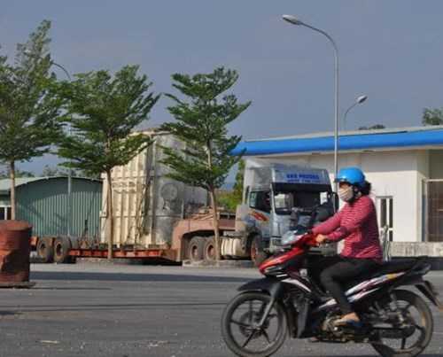 'Bịt mắt' CSGT: Xe siêu trọng chở 'hàng khủng' EVN miền Nam... có giấy phép đặc biệt?