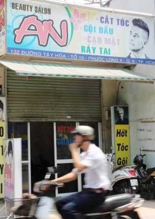 Massage thiếu tiền còn cướp tài sản chủ tiệm hớt tóc