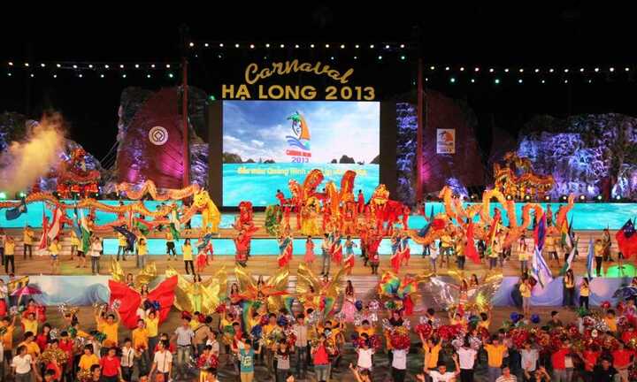 Sập dàn giáo khán đài Carnaval Hạ Long, một người chết