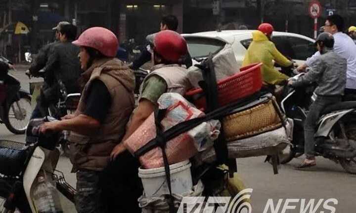 CSGT 'dẹp loạn' ở ngã tư kỳ dị nhất Hà Nội