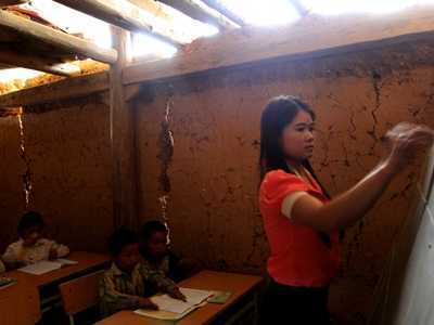 'Cõng' trường đẹp lên núi