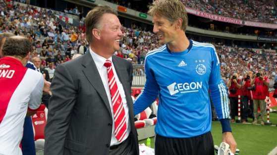 Tin sáng 30/4: Van Gaal hay hơn Alex Ferguson