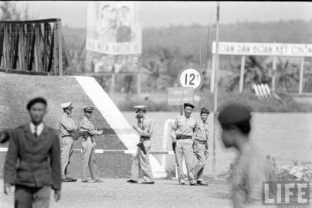 Trận đấu bóng để đời giữa công an ta và cảnh sát VNCH bên bờ Bến Hải