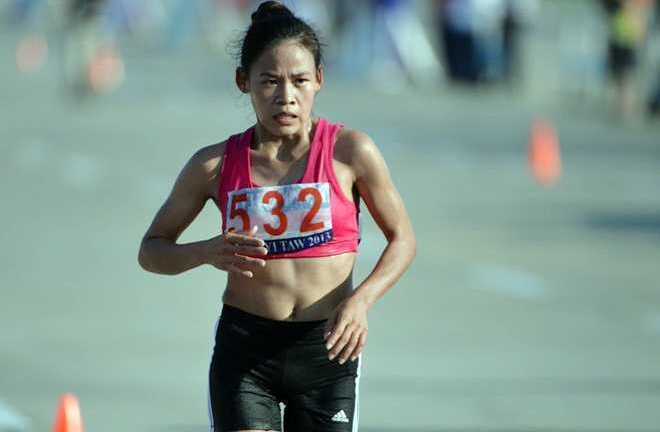 Đối thủ dính doping, 'nữ hoàng đi bộ VN' giành lại HCV SEA Games