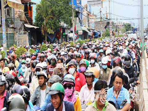 TP.HCM: Giao thông hỗn loạn ngày đầu nghỉ lễ
