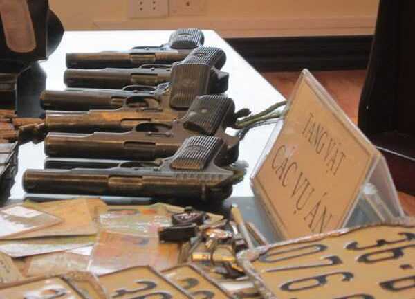 Vây bắt đối tượng trộm súng, đạn trại giam