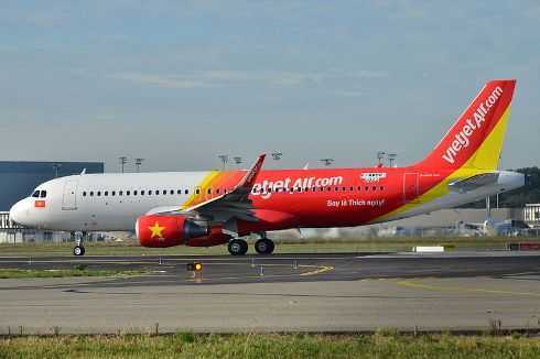 Khách nữ gây rối, máy bay Vietjet Air chậm chuyến