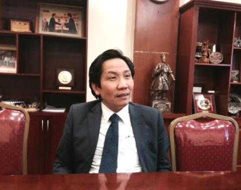 Thứ trưởng Nội vụ không tìm ra 'công chức cắp ô'