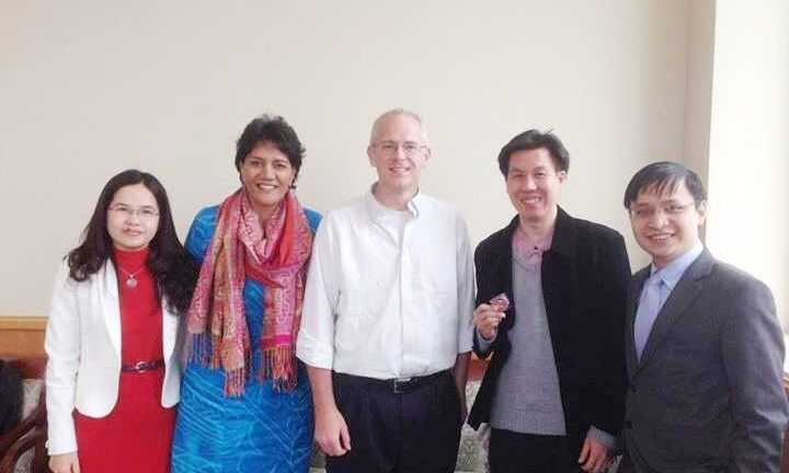 Dùng sách giáo khoa mở, học sinh chỉ tốn 1/10 chi phí