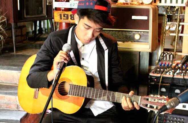 Nam sinh Học viện Hàng không chơi tốt 5 loại nhạc cụ