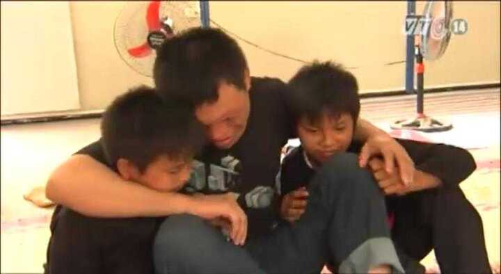 Clip: Phút đoàn tụ đầy nước mắt của Vừ Già Pó