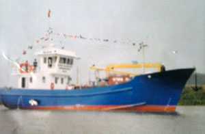 Quảng Ngãi: Đóng tàu vỏ sắt giao cho ngư dân vươn khơi