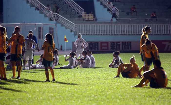 Sân Thống Nhất mất điện hy hữu