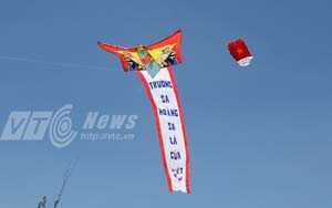 Diều 'chủ quyền biển đảo' rợp trời Hội An