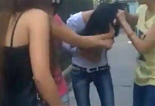 Mất mạng sau màn đánh ghen chấn động