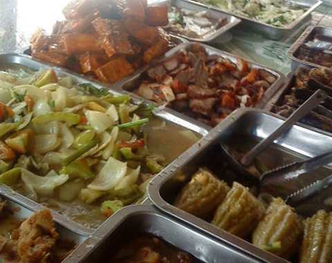 Dịch vụ ‘cơm tận miệng’ đắt khách ngày nắng nóng