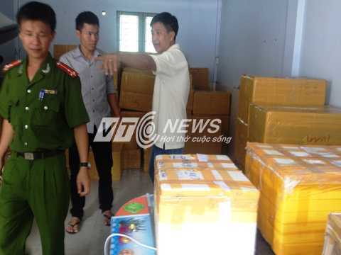 Bắt lô hàng 'khủng' linh kiện iPhone 5 nhập lậu từ Trung Quốc