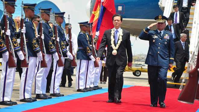 Lễ đón Thủ tướng Nguyễn Tấn Dũng tại sân bay Philippines