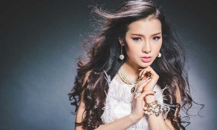 Phương Trinh Jolie nhảy suốt 24 giờ