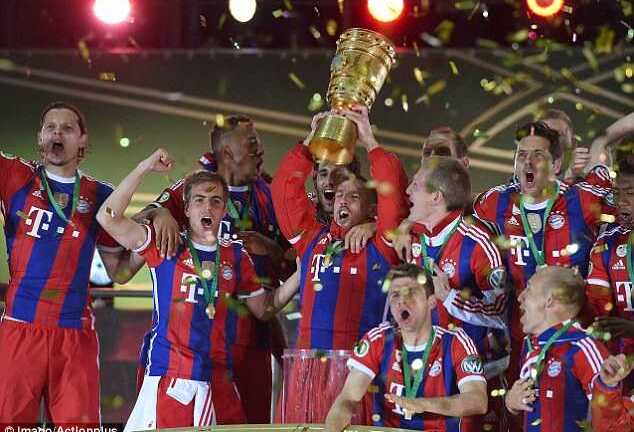 Man Utd cay đắng mất ngôi số 1 hành tinh