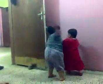 Xem clip hai em bé mập ú cà khịa nhau không thể nhịn cười