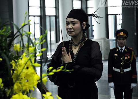 Thanh Lam tiều tụy bên linh cữu nhạc sỹ Thuận Yến