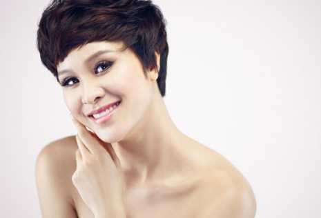 Siêu mẫu Phương Mai và góc khuất sau ánh hào quang