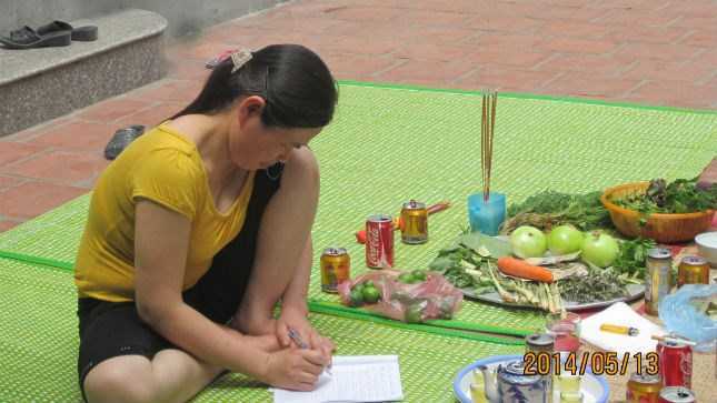 'Thánh mẫu' bịp bợm chữa bệnh bằng... đấm đầu, bóp cổ