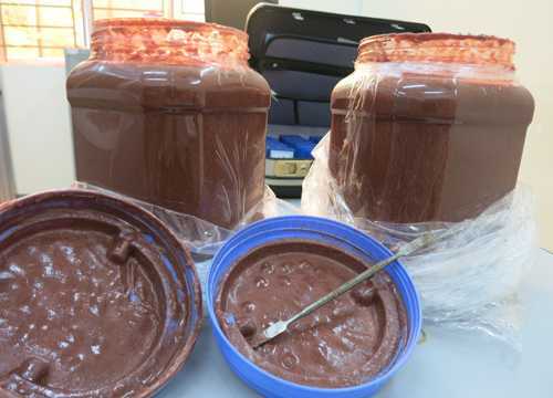 Ma túy đá giá 7 tỷ trong thùng mắm tôm gửi đi Úc