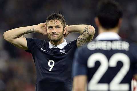 Pháp bất lực rơi chiến thắng phút 89