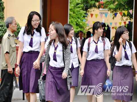 Sĩ tử hào hứng với đề thi về sự kiện biển Đông