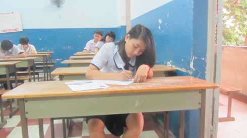 Đề thi Vật lý dài, khó có điểm cao