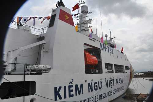 Thủ tướng kiểm tra tiến độ tàu kiểm ngư lớn nhất Đông Nam Á