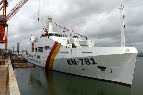 Thủ tướng thị sát tàu kiểm ngư hiện đại nhất Việt Nam