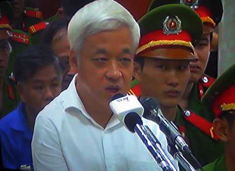 Đại gia 'bản lĩnh' rơi nước mắt hối hận trước tòa