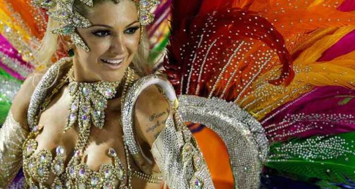 World Cup 2014: Nghịch 'lựu đạn' Caxirola, vui Carnival tưng bừng