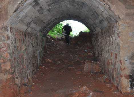 Cần giải mã hang động vùi xác ngàn người ở Thái Nguyên