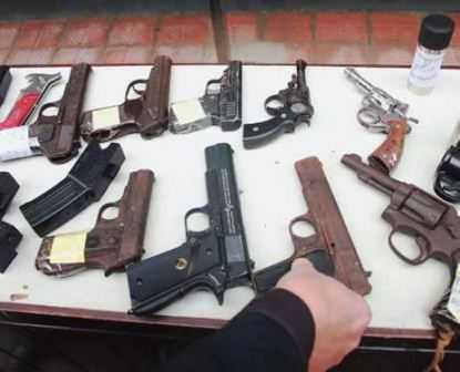 Ngang nhiên mang 'hàng nóng' vi vu trên phố Sài Gòn