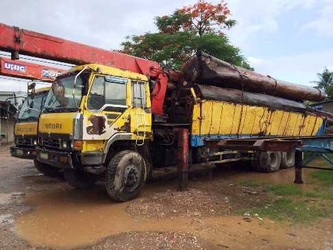 Hàng loạt xe quá khổ, quá tải bị bắt giữ