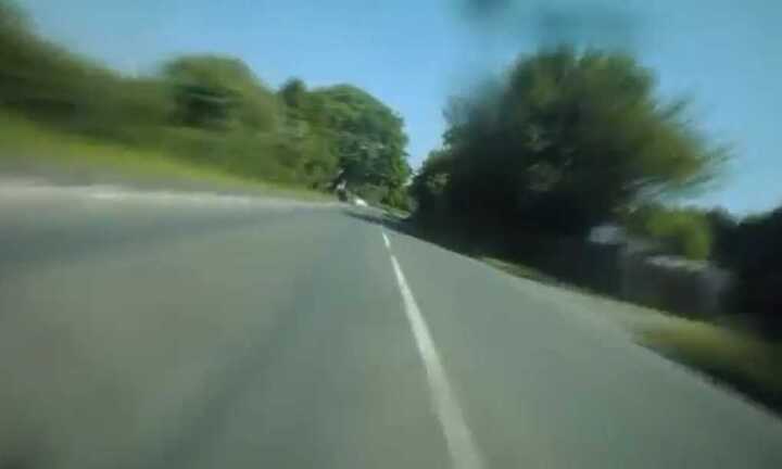 Tốc độ kinh hồn 213 km/h qua góc nhìn trực diện của tay đua